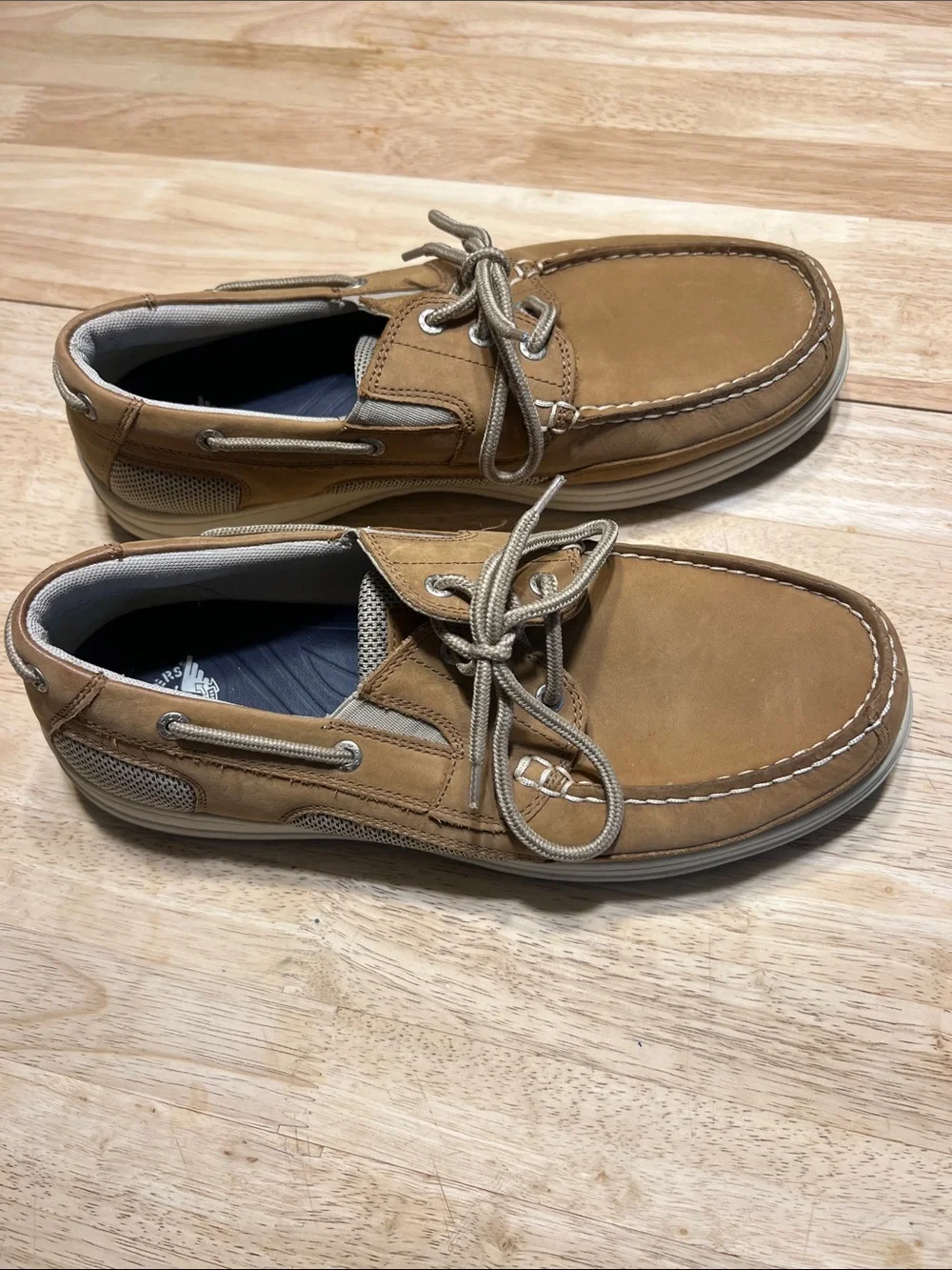Dockers Tan Leather Boat Shoes with Moc Toe Stitching